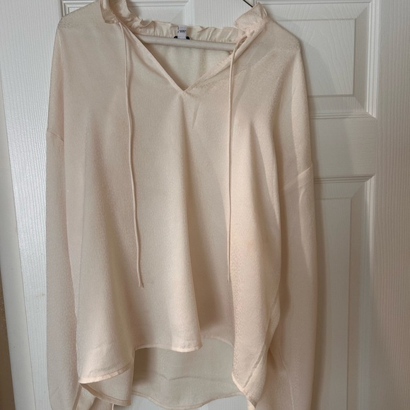 Express Cream Ruffle Blouse - Picture 3 of 5